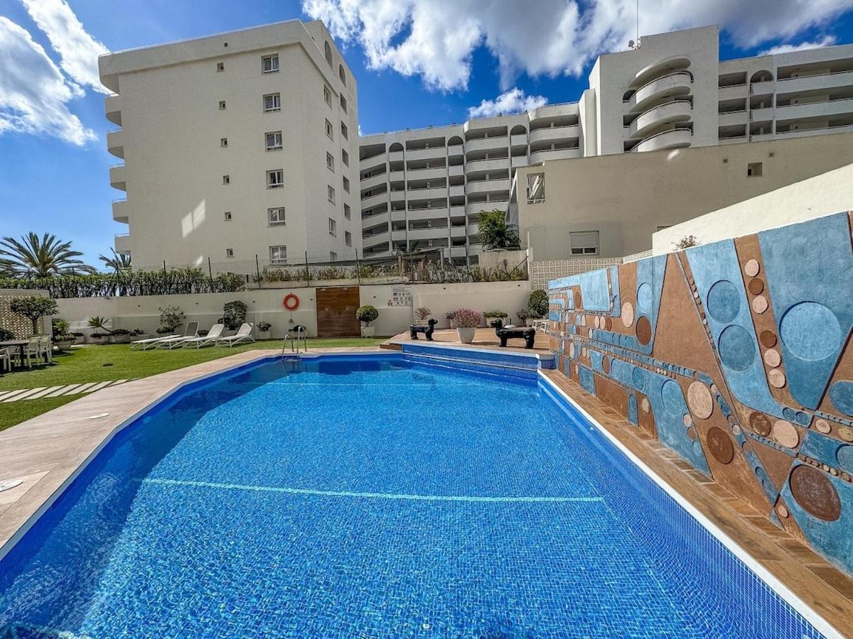 Palm 2f A Stylish Seaside With Parking