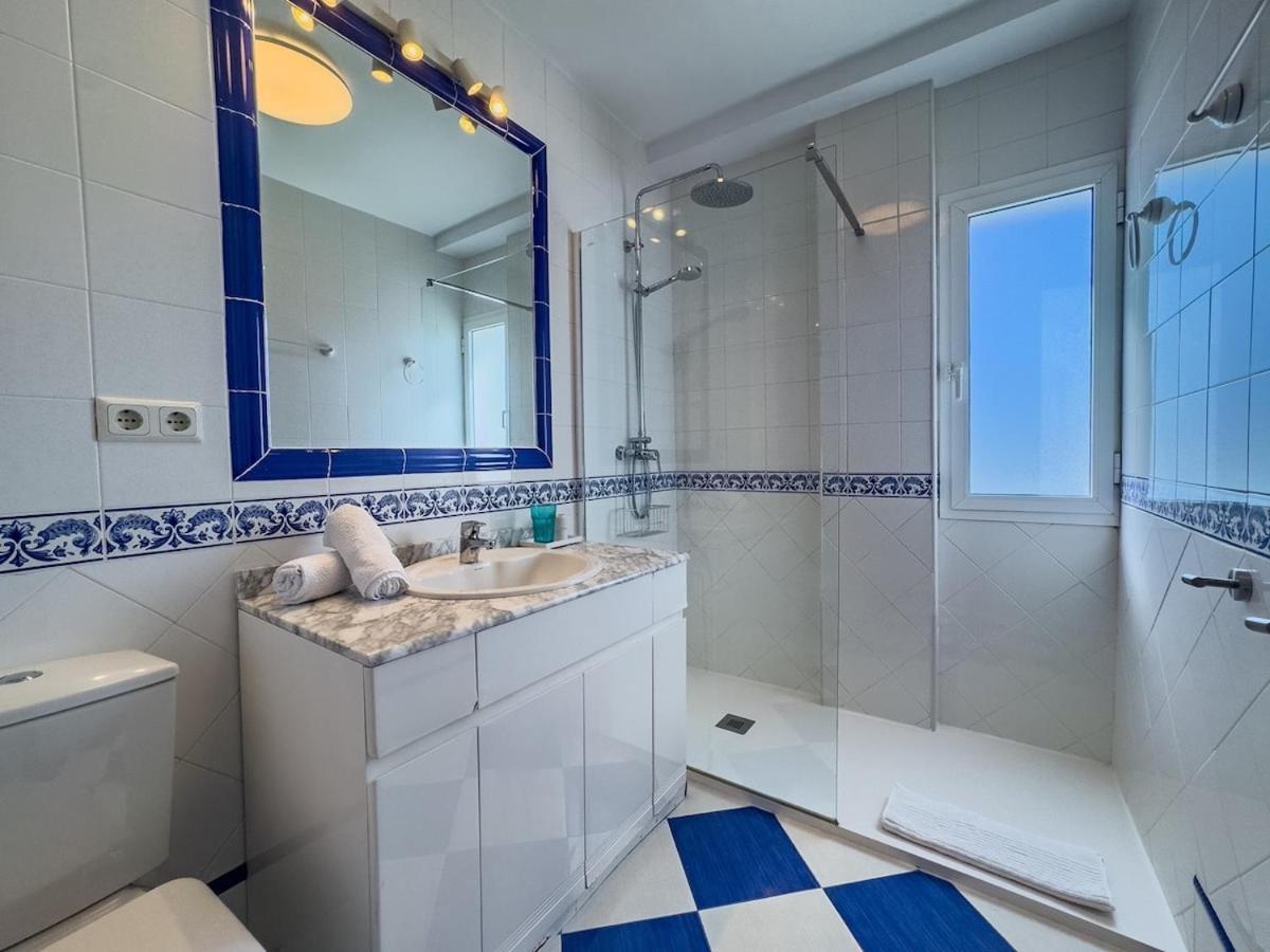Palm 2f A Stylish Seaside With Parking Apartamento Marbella
