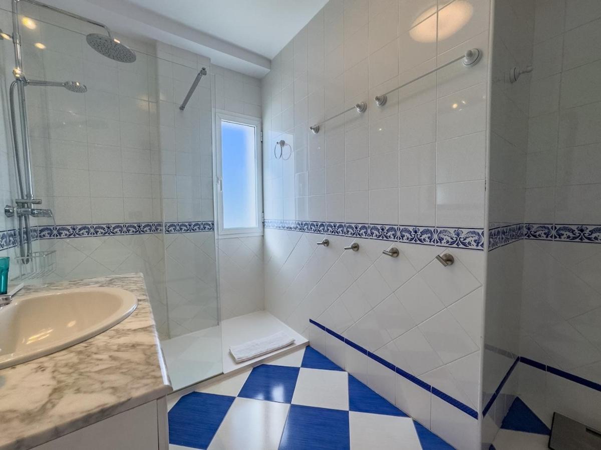 Palm 2f A Stylish Seaside Apartment Marbella
